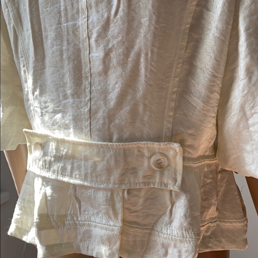 Woman’s jacket - Picture 8 of 9